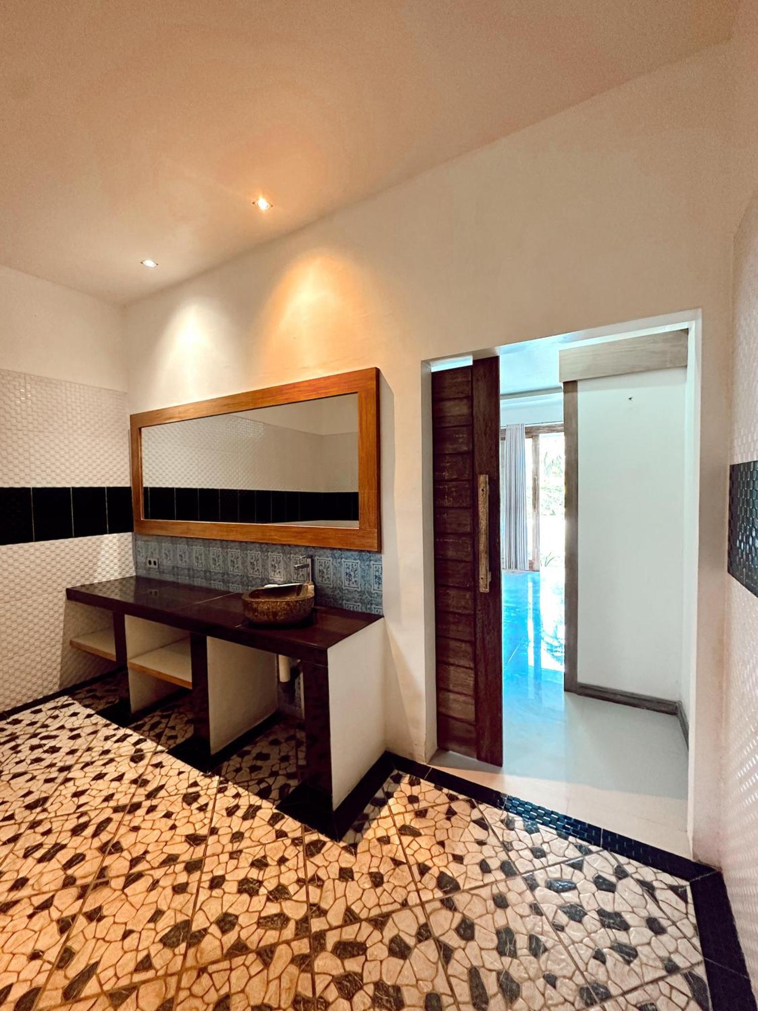 Hi5 Kuta Hotel Kuta  Ngoại thất bức ảnh