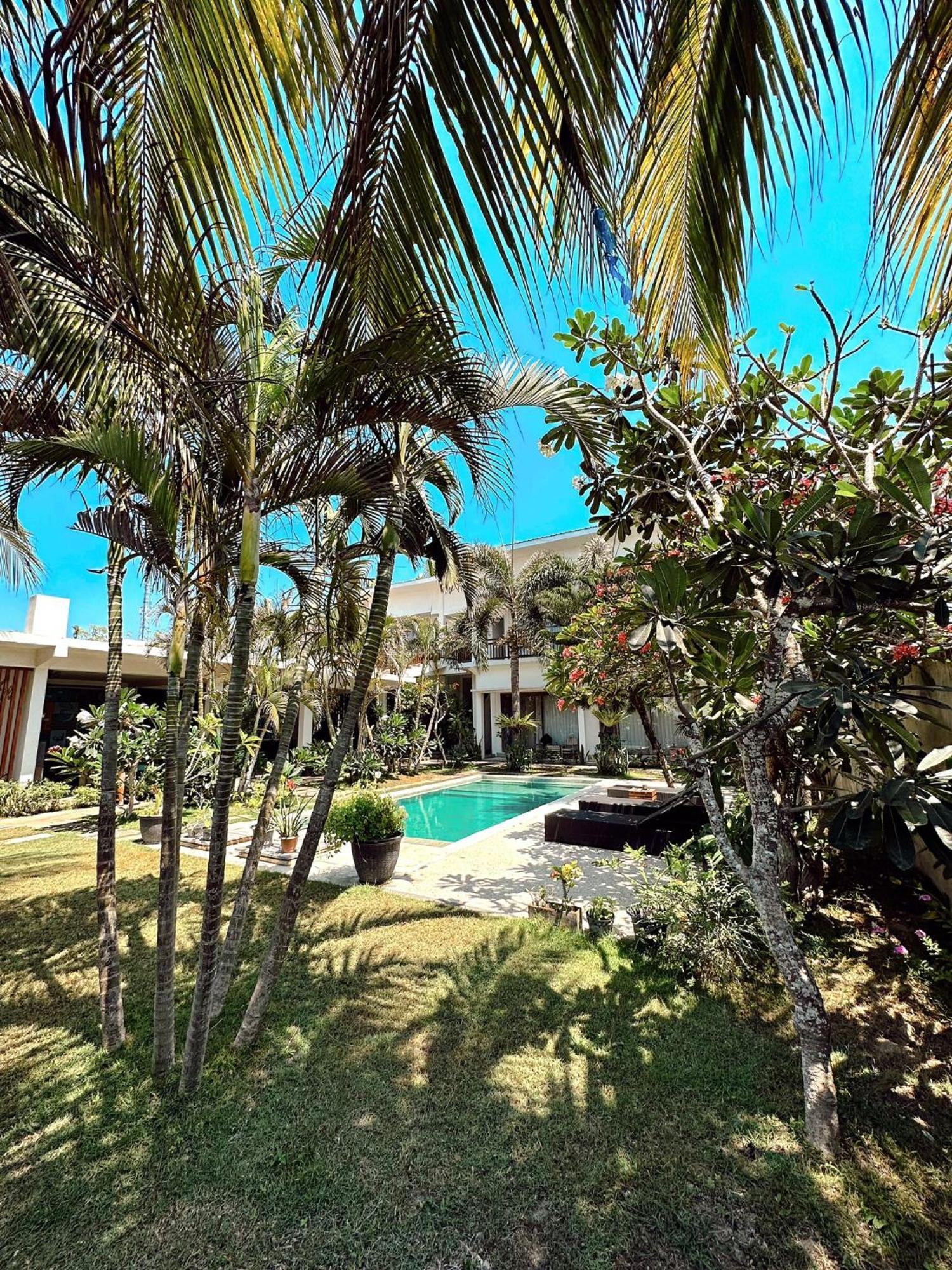 Hi5 Kuta Hotel Kuta  Ngoại thất bức ảnh