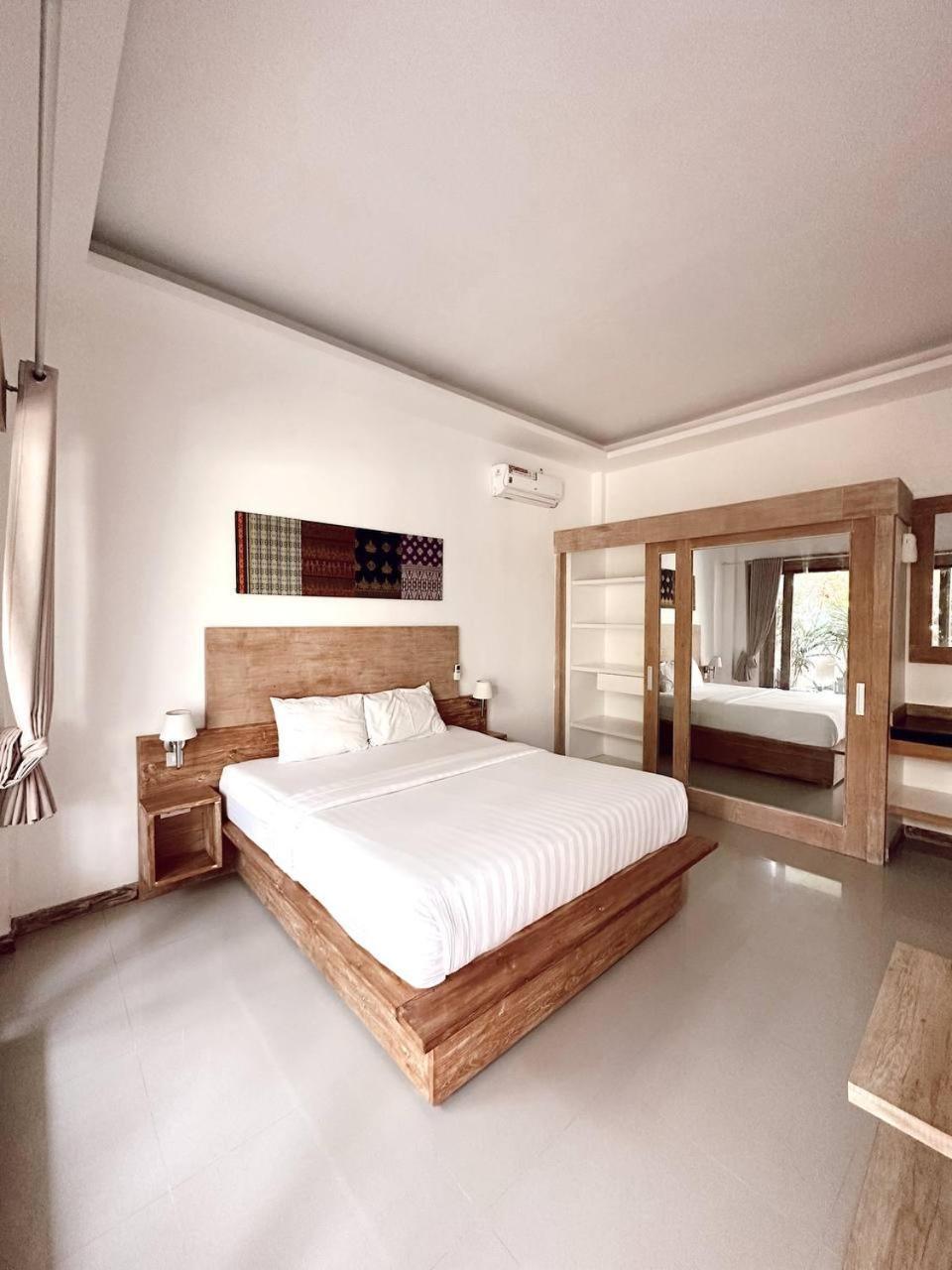 Hi5 Kuta Hotel Kuta  Phòng bức ảnh