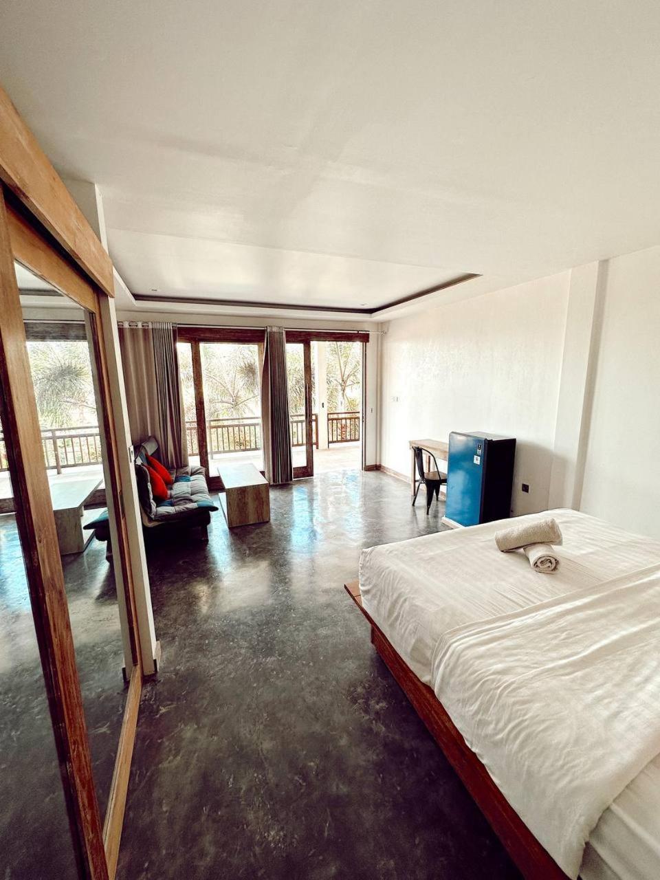 Hi5 Kuta Hotel Kuta  Phòng bức ảnh